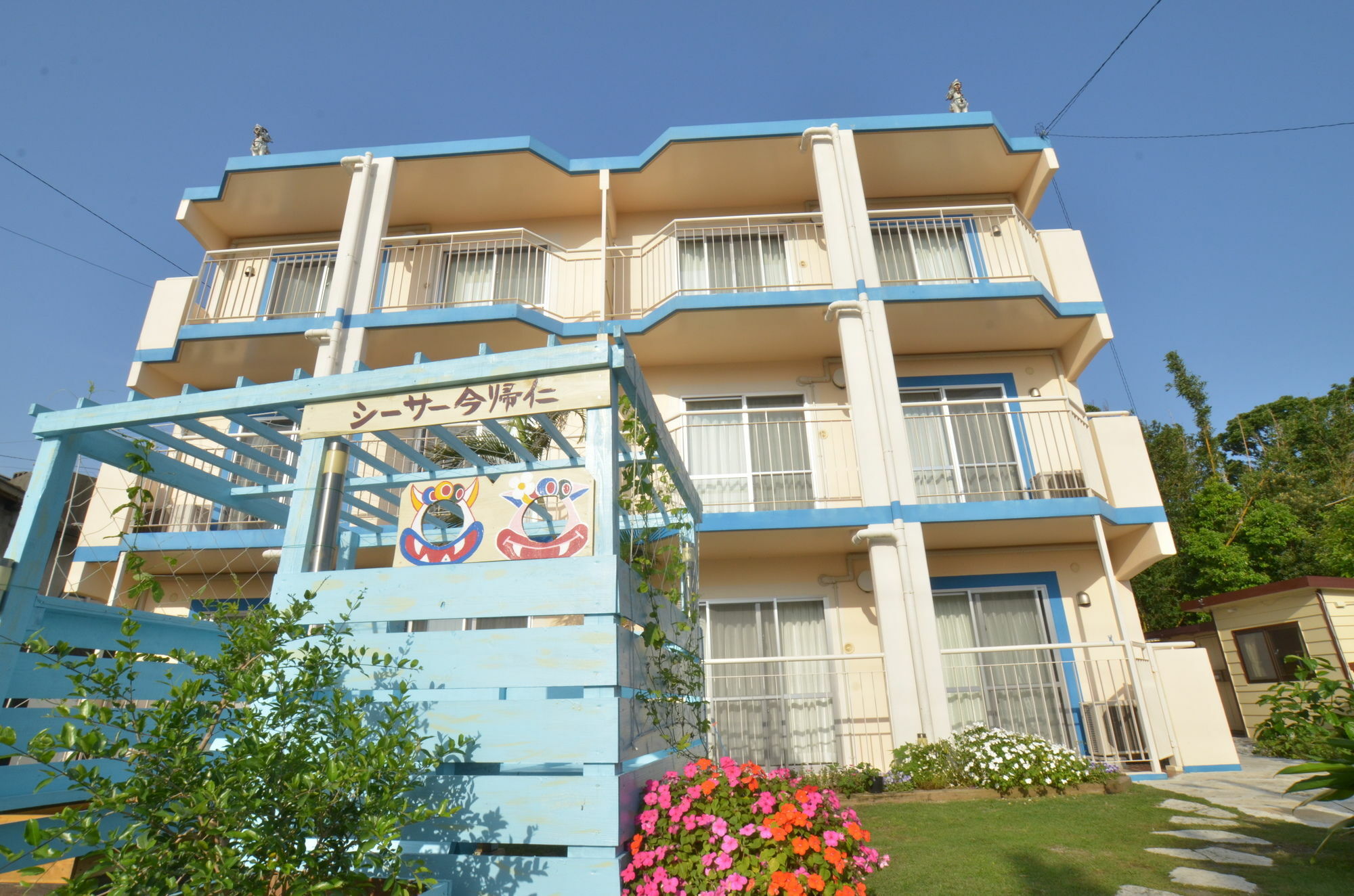 Condominium Ceaser Nakijin Exteriör bild